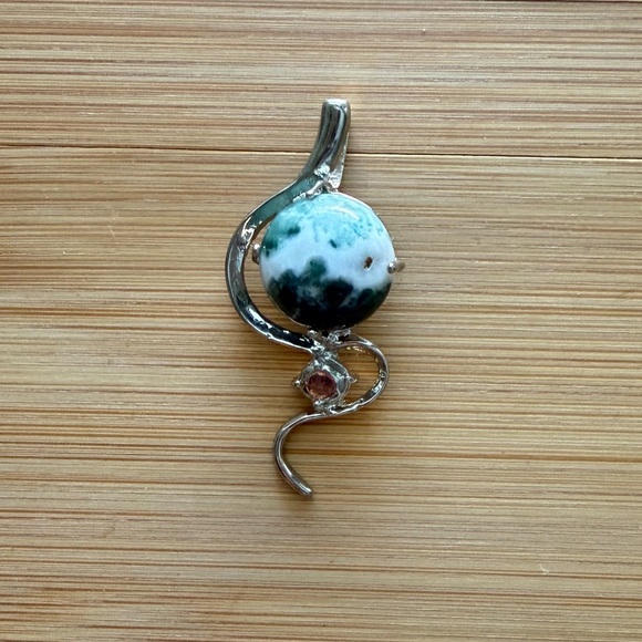 Silver and Agate Natural Stone Necklace Pendant - Picture 2 of 10